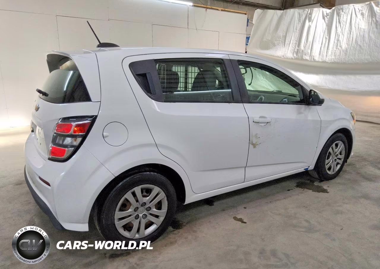 2018 Chevrolet Sonic VIN:1G1JG6SH2J4105180 - 3