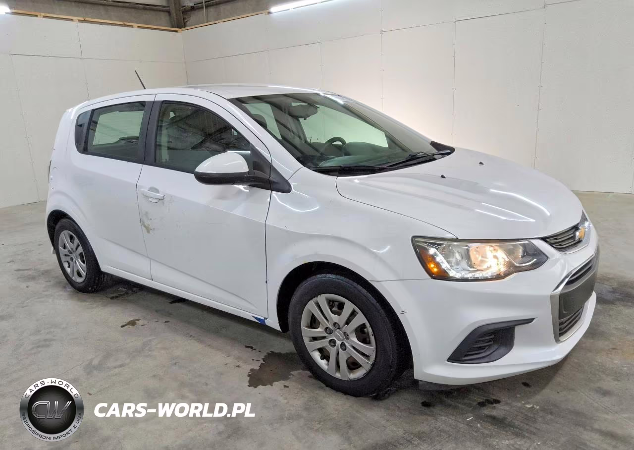 2018 Chevrolet Sonic VIN:1G1JG6SH2J4105180 - 4