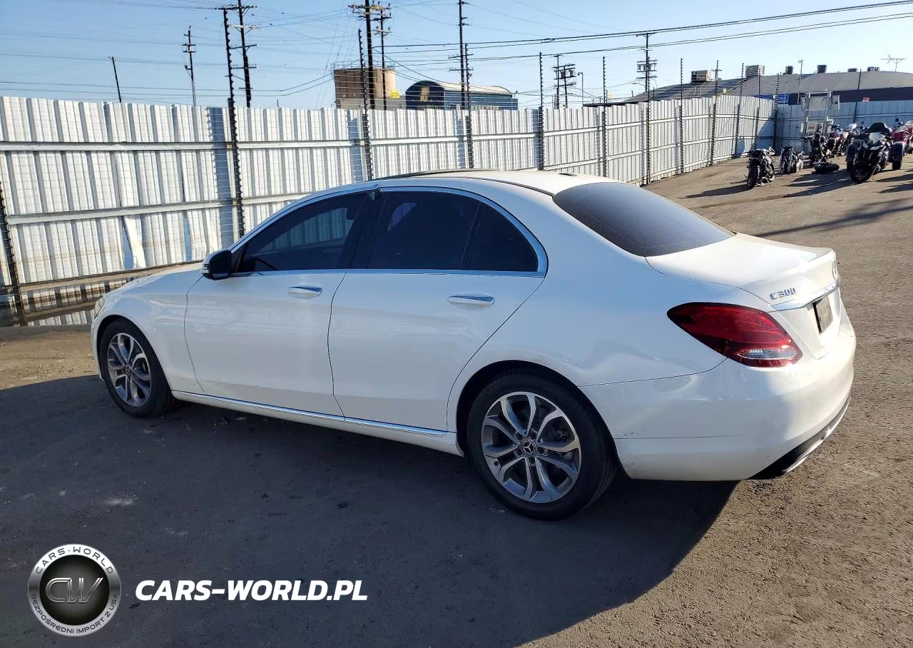 2018 Mercedes-Benz C 300 VIN:55SWF4JB7JU262194 - 2