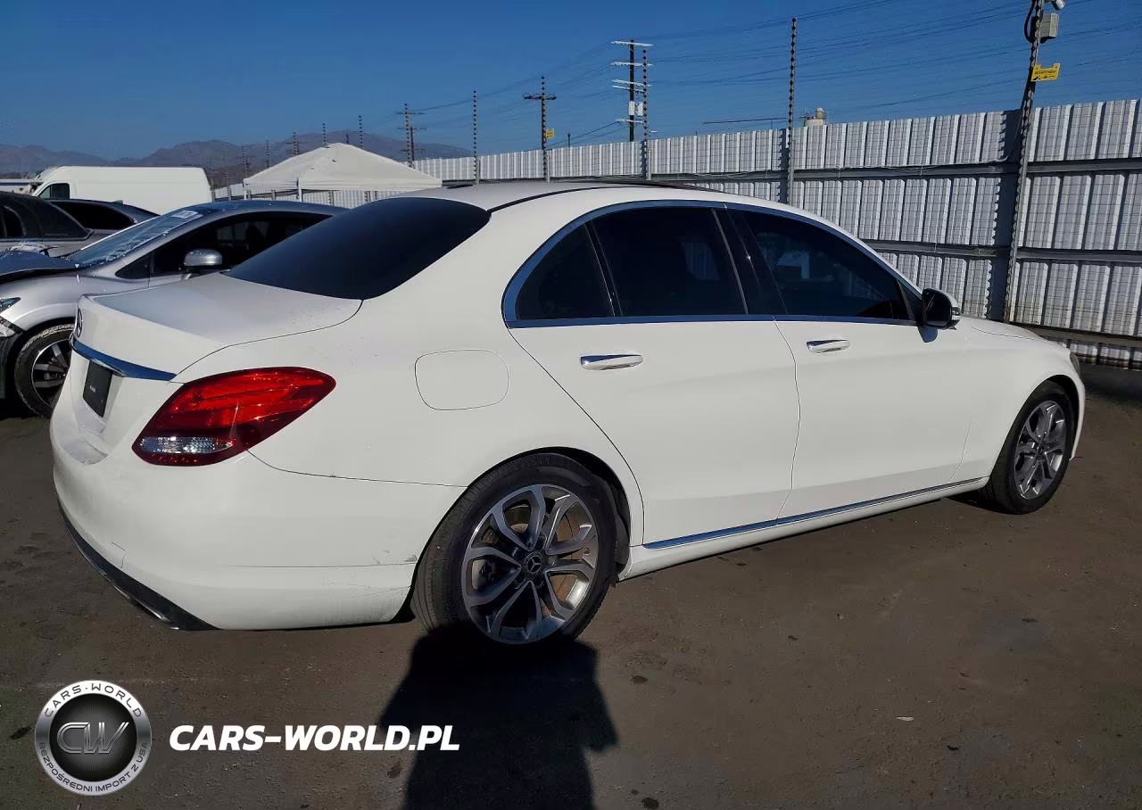2018 Mercedes-Benz C 300 VIN:55SWF4JB7JU262194 - 3