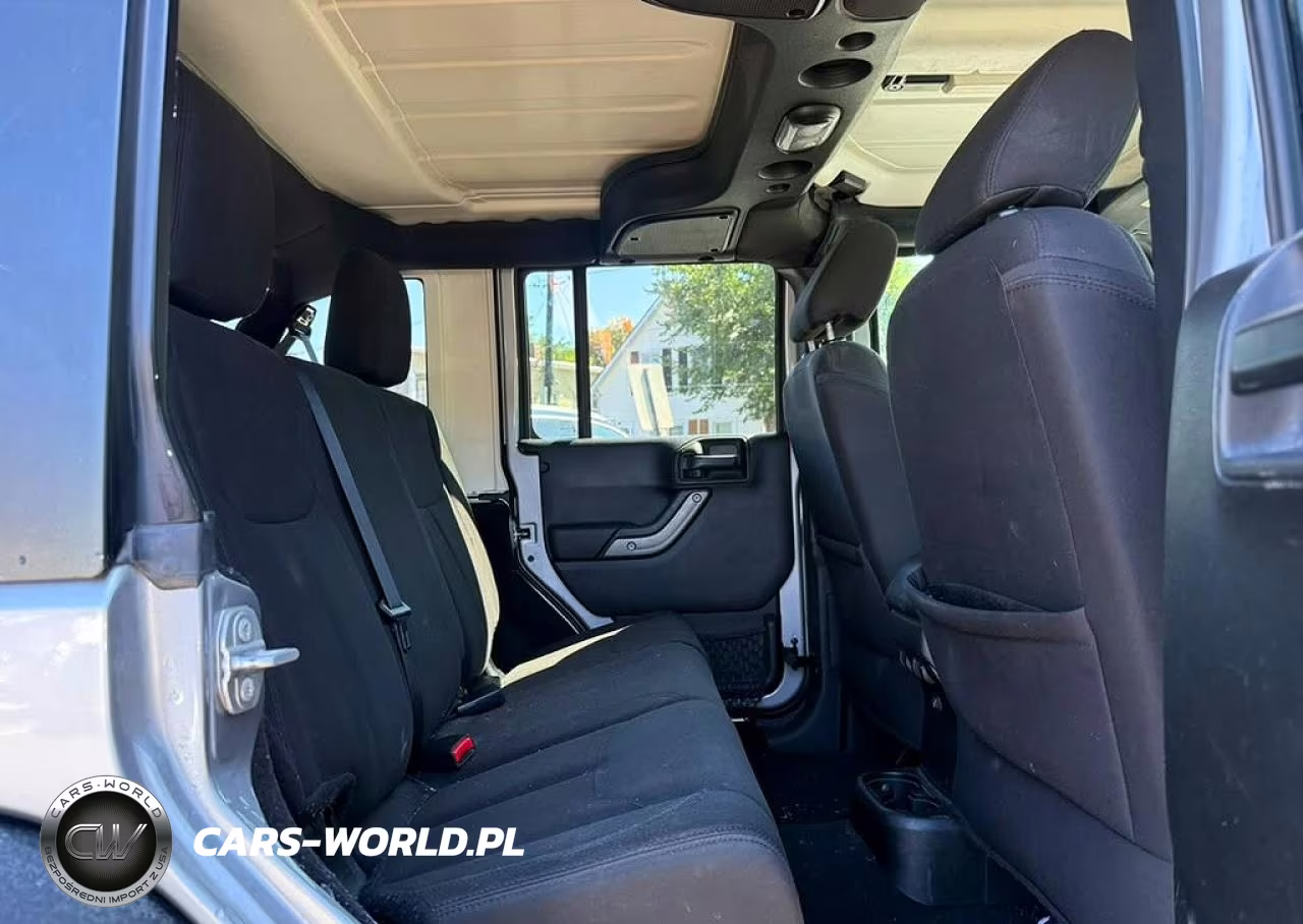 2018 Jeep Wrangler Unlimited Sport VIN:1C4BJWDG5JL866325 - 8