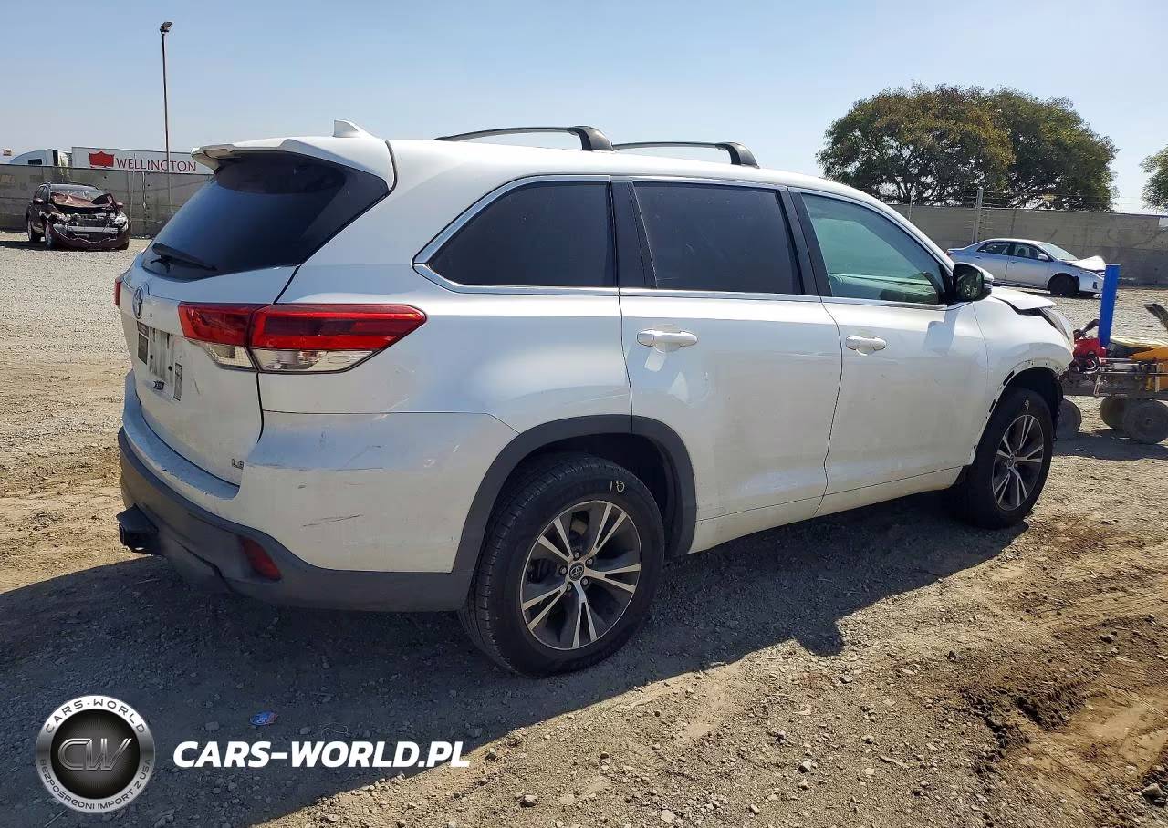 2017 Toyota Highlander Le Plus VIN:5TDZZRFH4HS213640 - 3