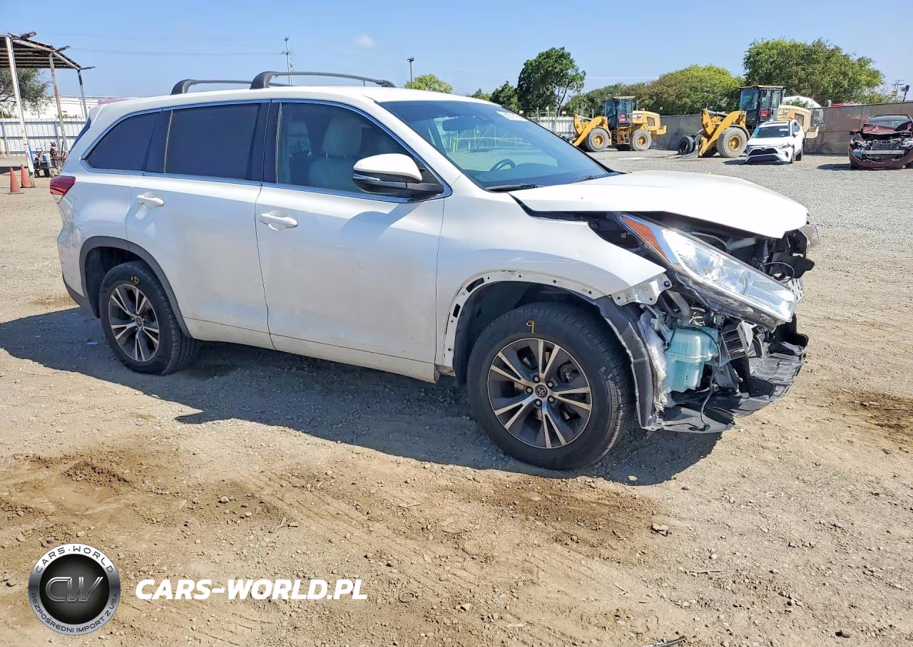 2017 Toyota Highlander Le Plus VIN:5TDZZRFH4HS213640 - 4
