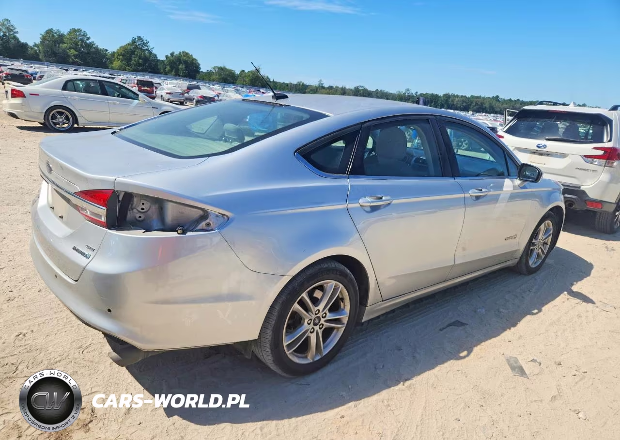 2018 Ford Fusion Se Hybrid VIN:3FA6P0LU1JR250083 - 3