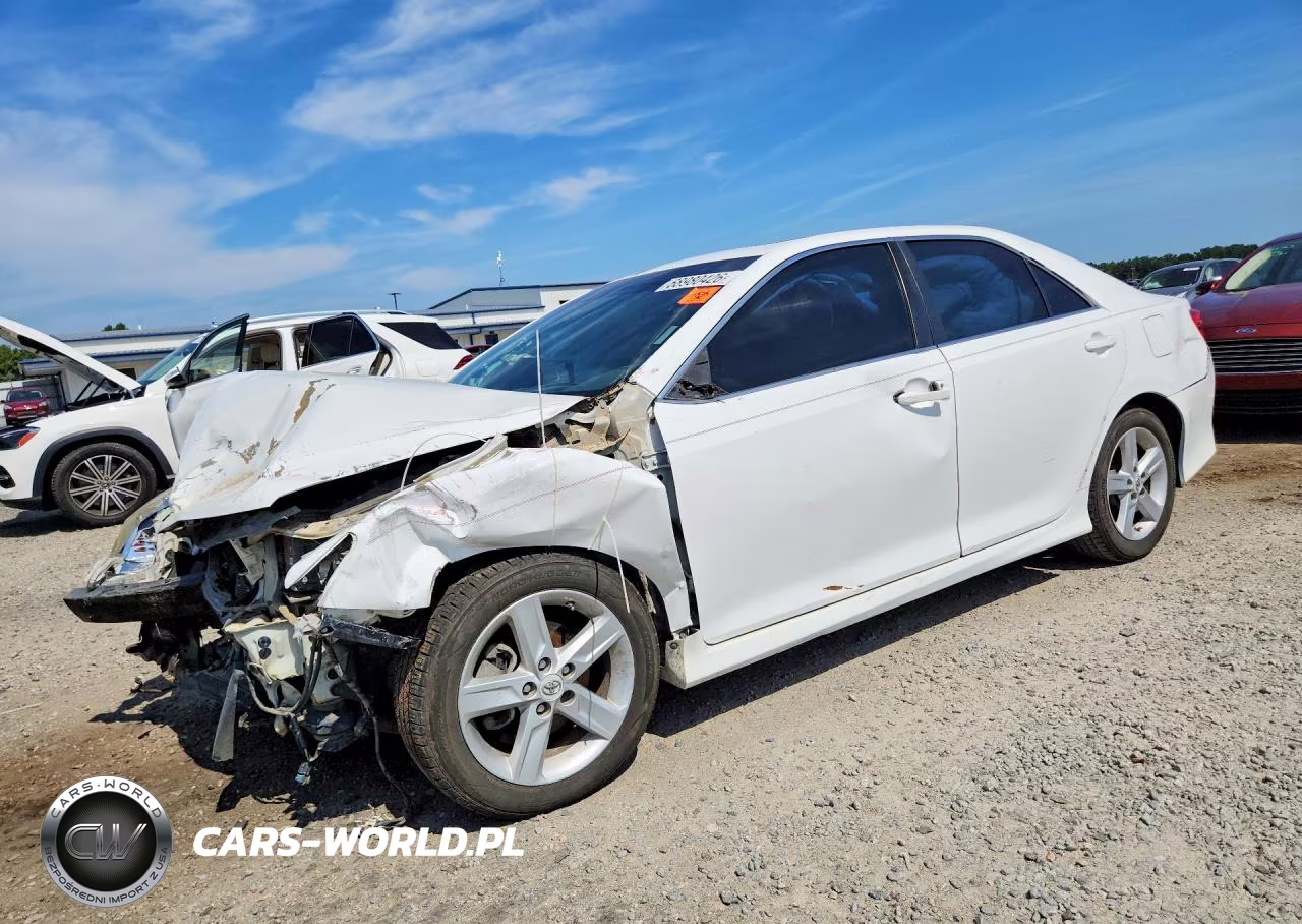 2012 Toyota Camry Se – zdjęcie 1 z 13