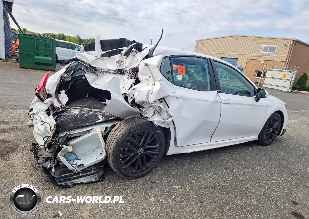 2025 Toyota Camry Se VIN:4T1DAACK1SU584790 - 3
