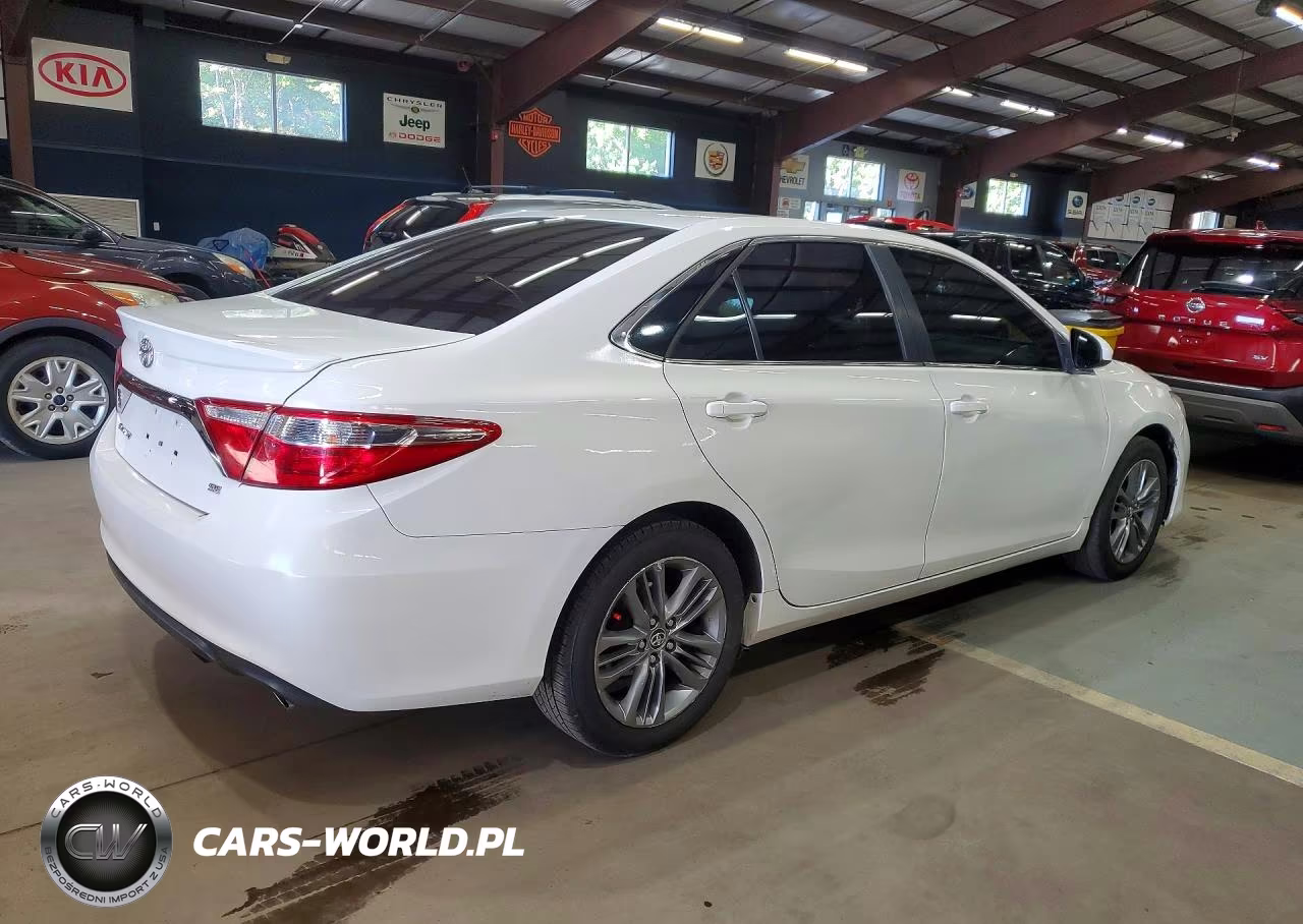 2017 Toyota Camry Se VIN:4T1BF1FK3HU417313 - 3