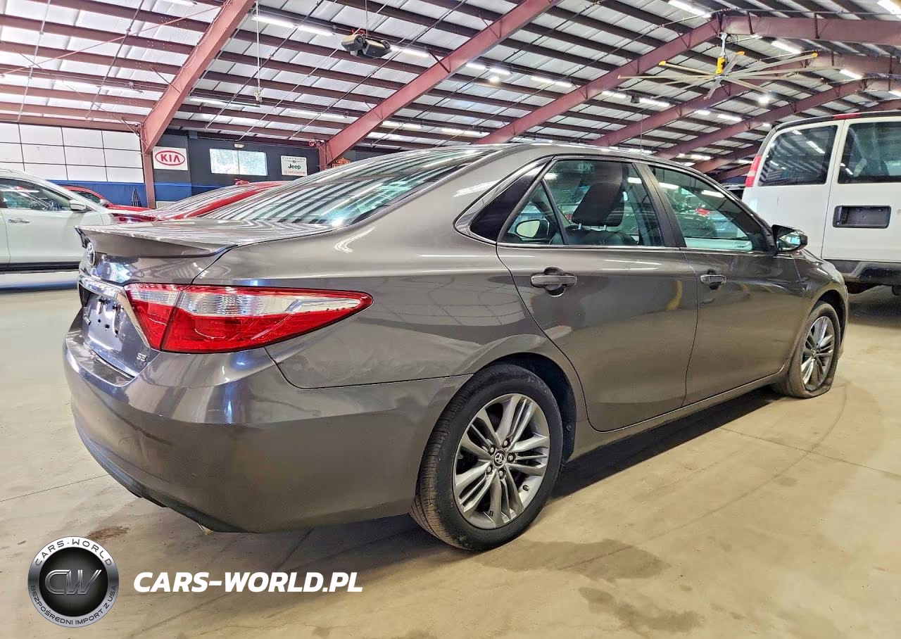 2015 Toyota Camry Se VIN:4T1BF1FK5FU072945 - 3