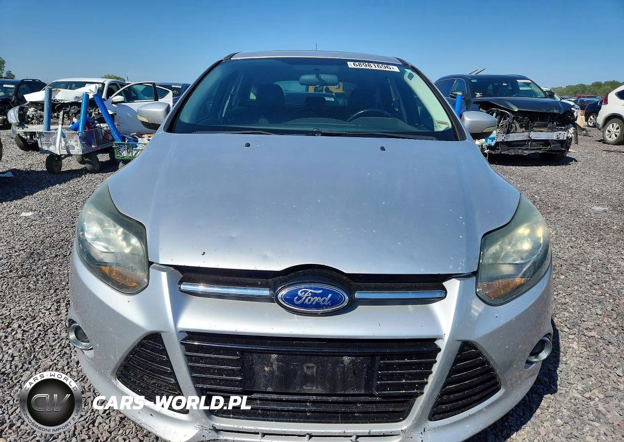 2013 Ford Focus Titanium VIN:1FADP3N2XDL200208 - 5