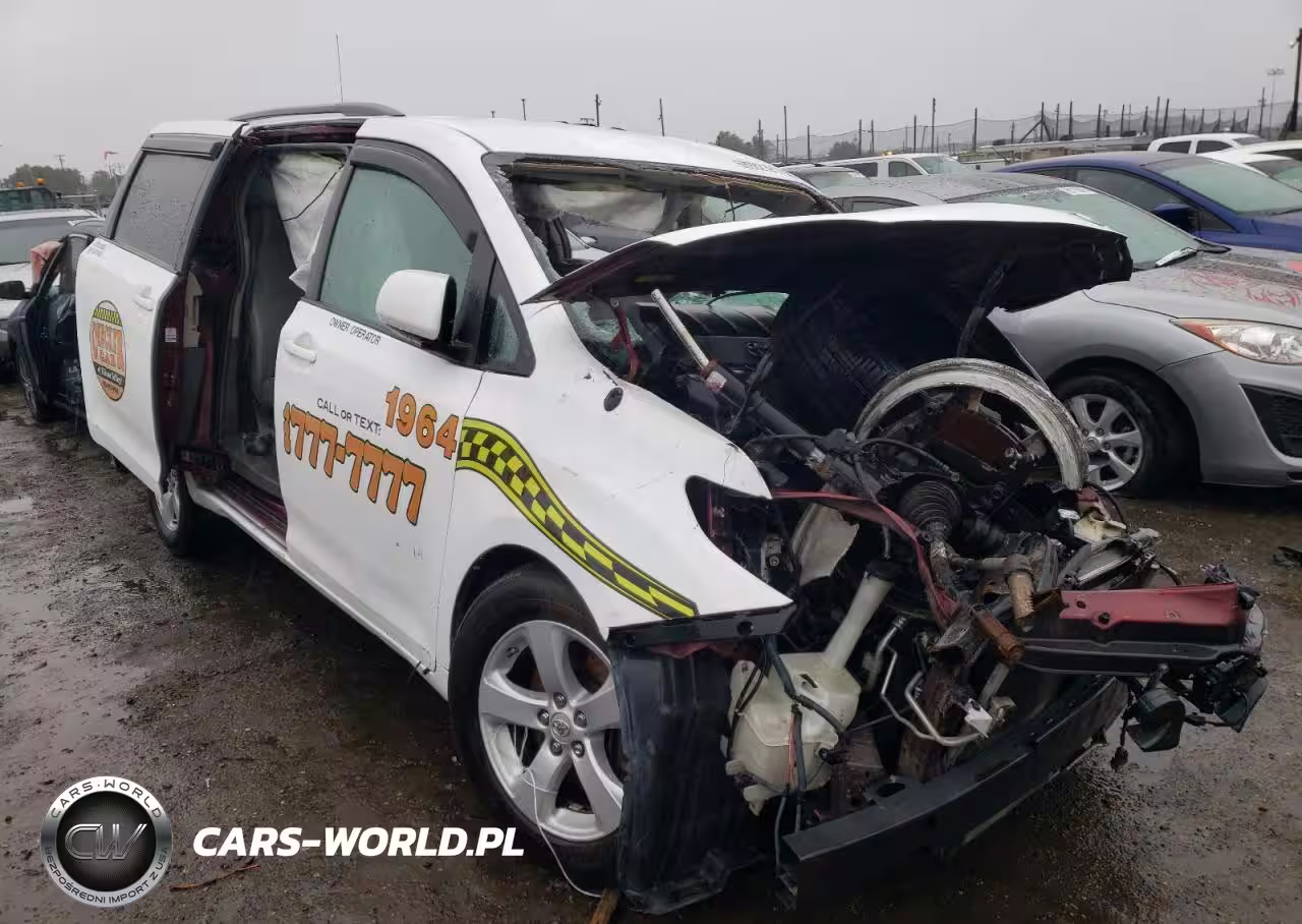 2011 Toyota Sienna Le