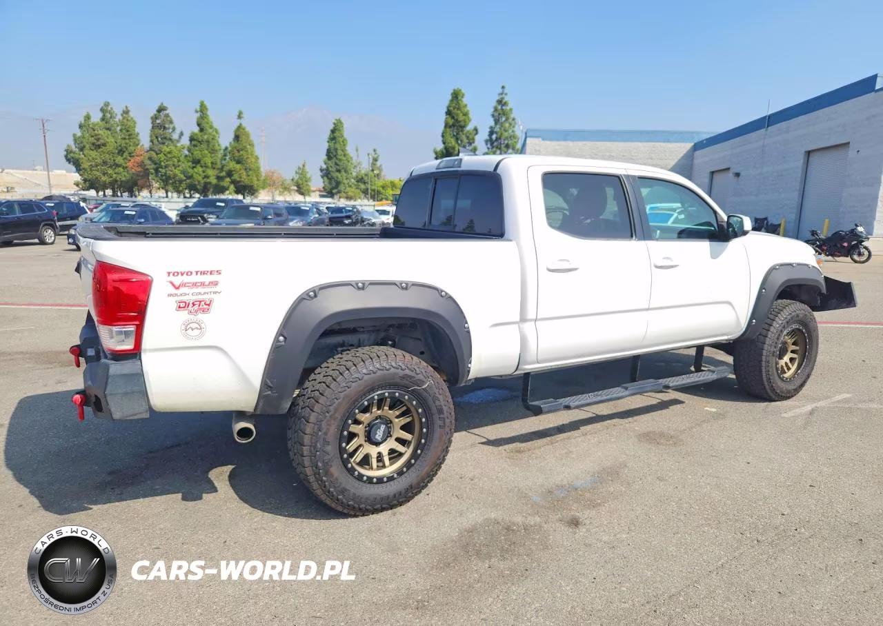 2017 Toyota Tacoma Sr5 V6 VIN:3TMBZ5DNXHM011551 - 3