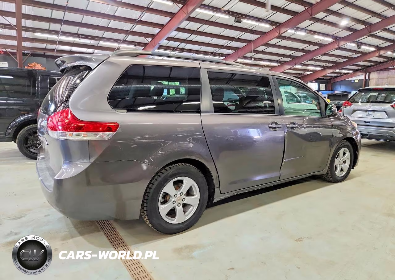 2012 Toyota Sienna Le VIN:5TDKK3DC9CS250539 - 3