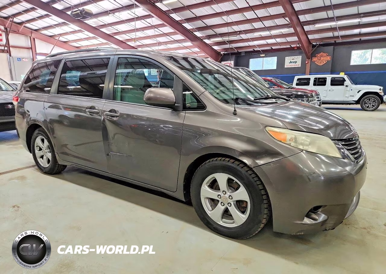 2012 Toyota Sienna Le VIN:5TDKK3DC9CS250539 - 4