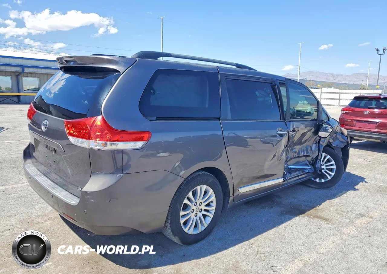 2014 Toyota Sienna Xle 8-Passenger VIN:5TDYK3DC9ES499713 - 3