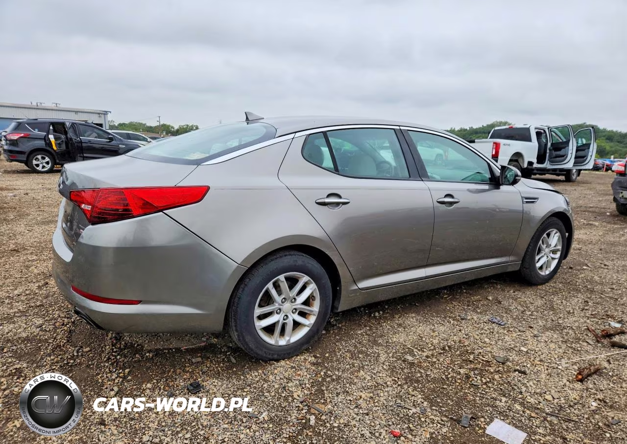 2013 Kia Optima Lx VIN:5XXGM4A76DG096064 - 3