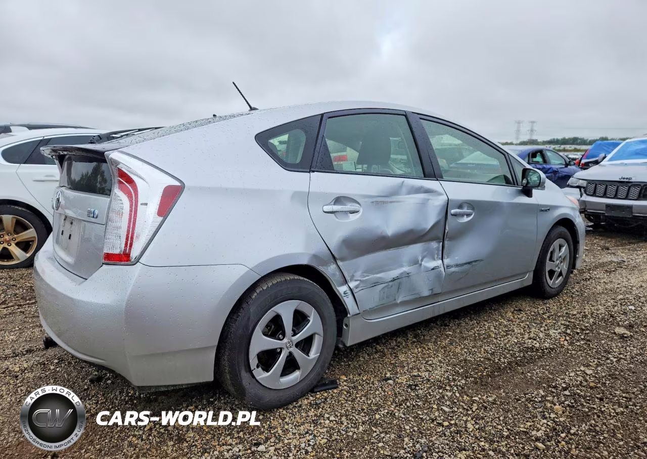 2014 Toyota Prius Two VIN:JTDKN3DU2E1818453 - 3
