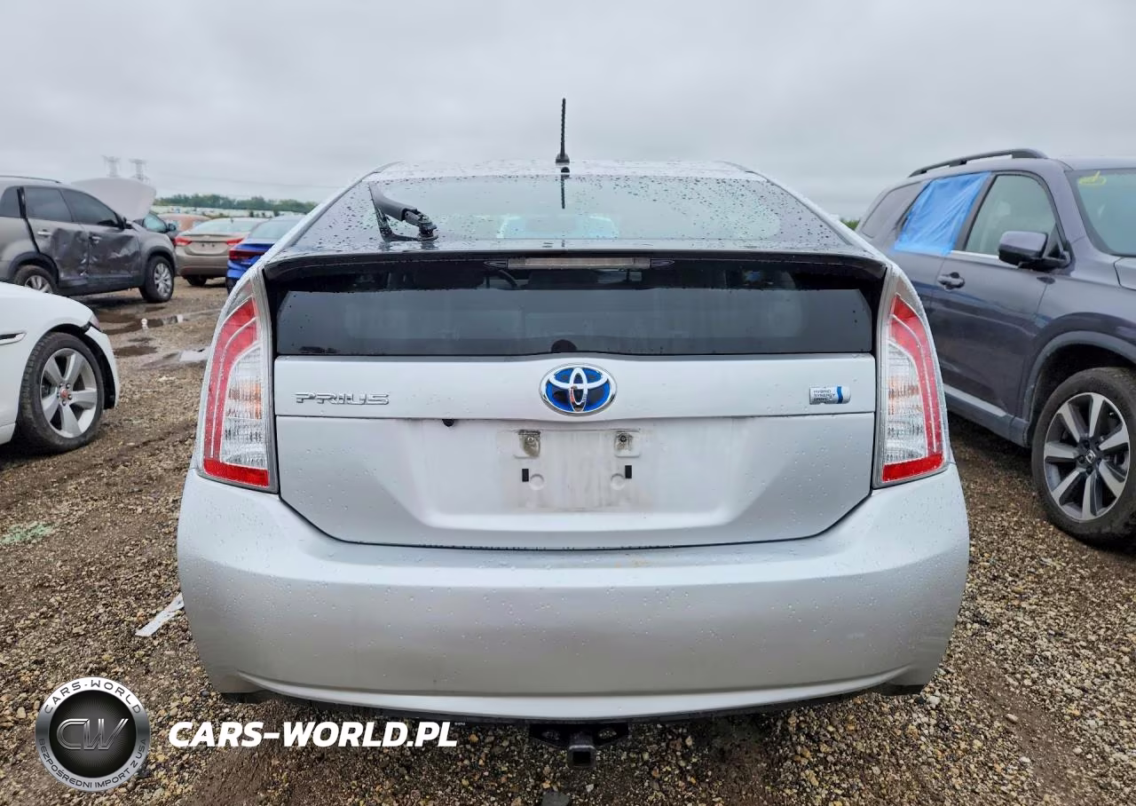 2014 Toyota Prius Two VIN:JTDKN3DU2E1818453 - 6