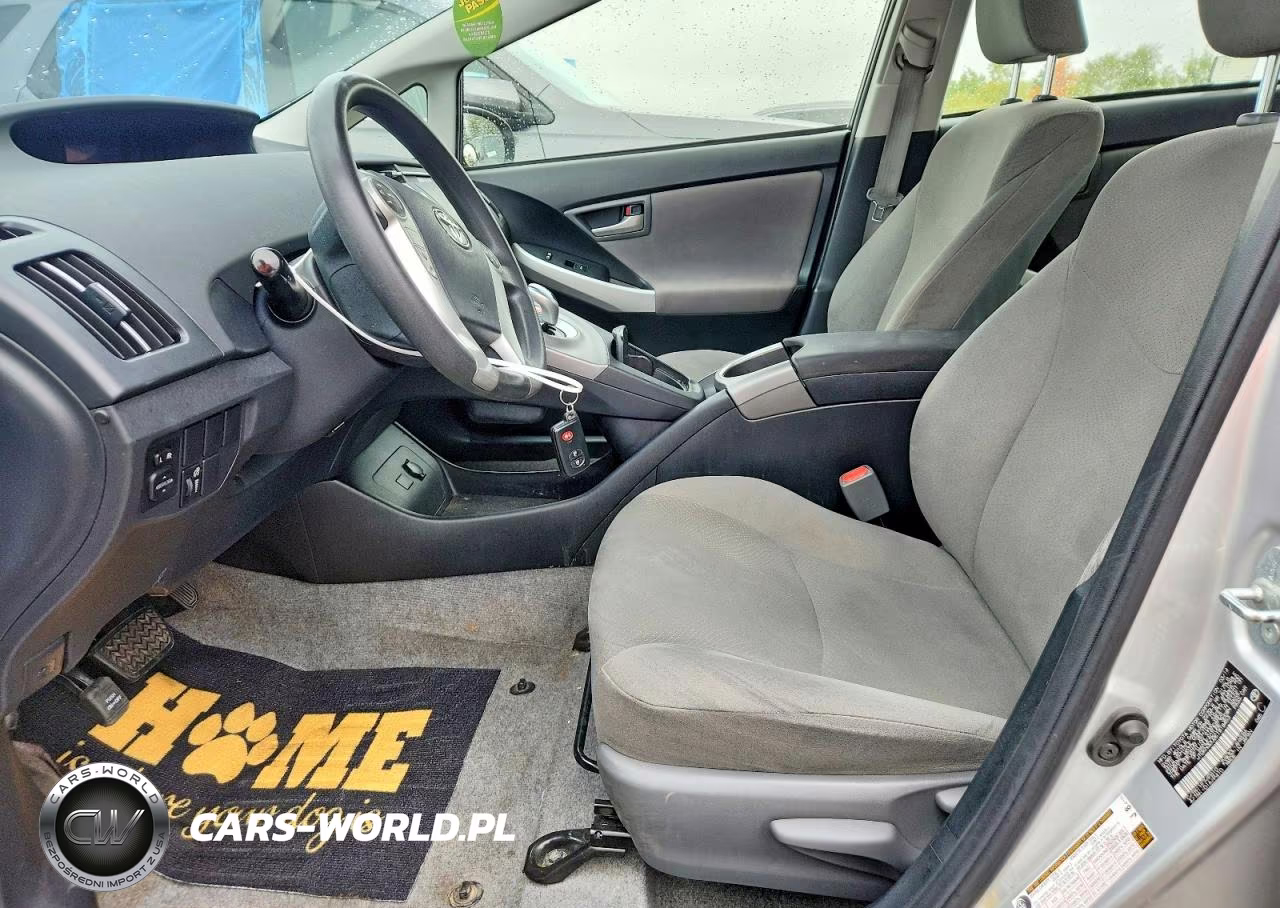 2014 Toyota Prius Two VIN:JTDKN3DU2E1818453 - 7
