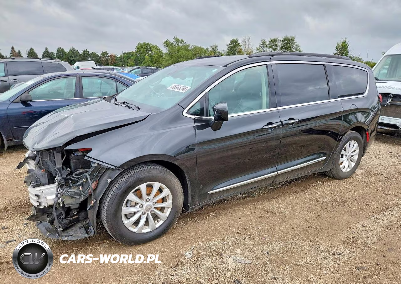 2017 Chrysler Pacifica Touring L
