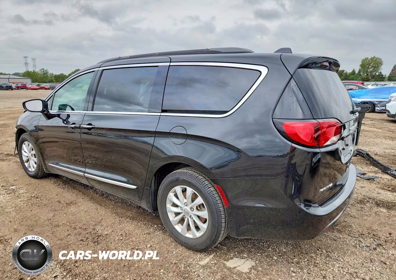 2017 Chrysler Pacifica Touring L VIN:2C4RC1BG2HR854732 - 2