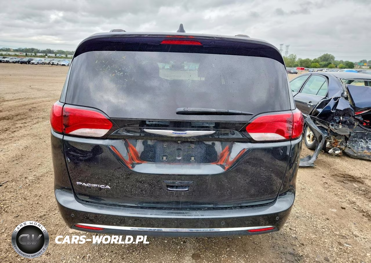 2017 Chrysler Pacifica Touring L VIN:2C4RC1BG2HR854732 - 6