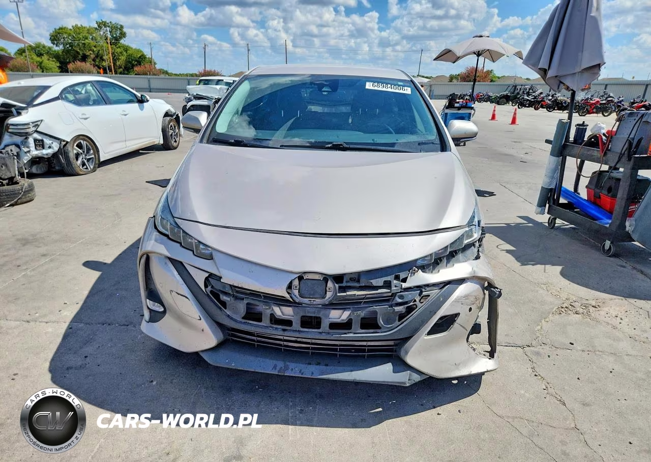 2017 Toyota Prius Prime Advanced VIN:JTDKARFP5H3005851 - 5