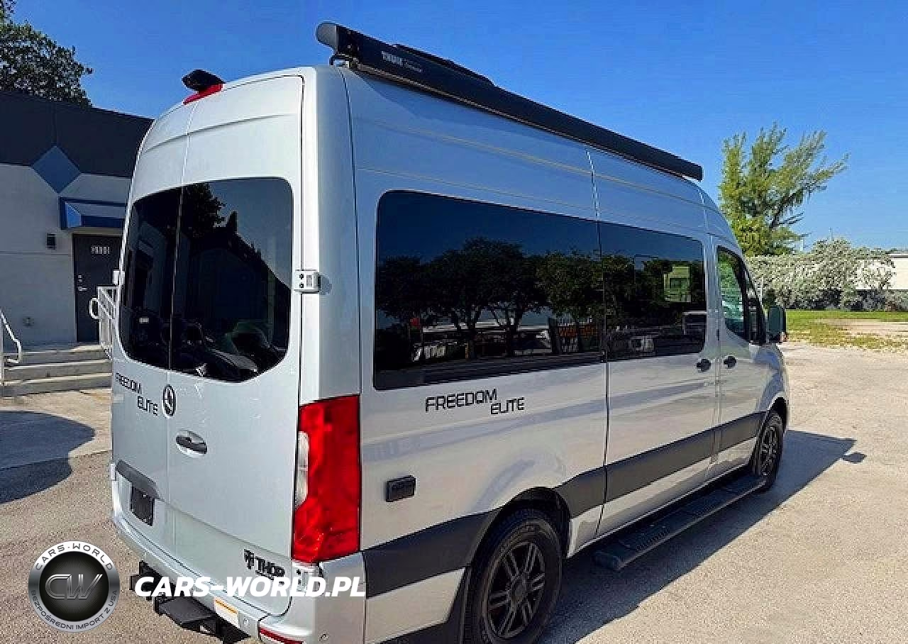 2022 Mercedes-Benz Sprinter 2500 VIN:W1X4EBHY0NP484324 - 3