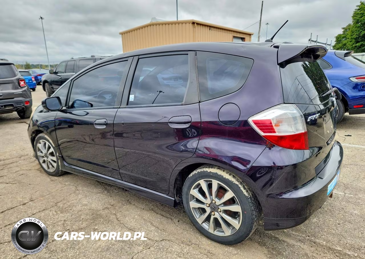 2013 Honda Fit Sport VIN:JHMGE8H51DC023658 - 2