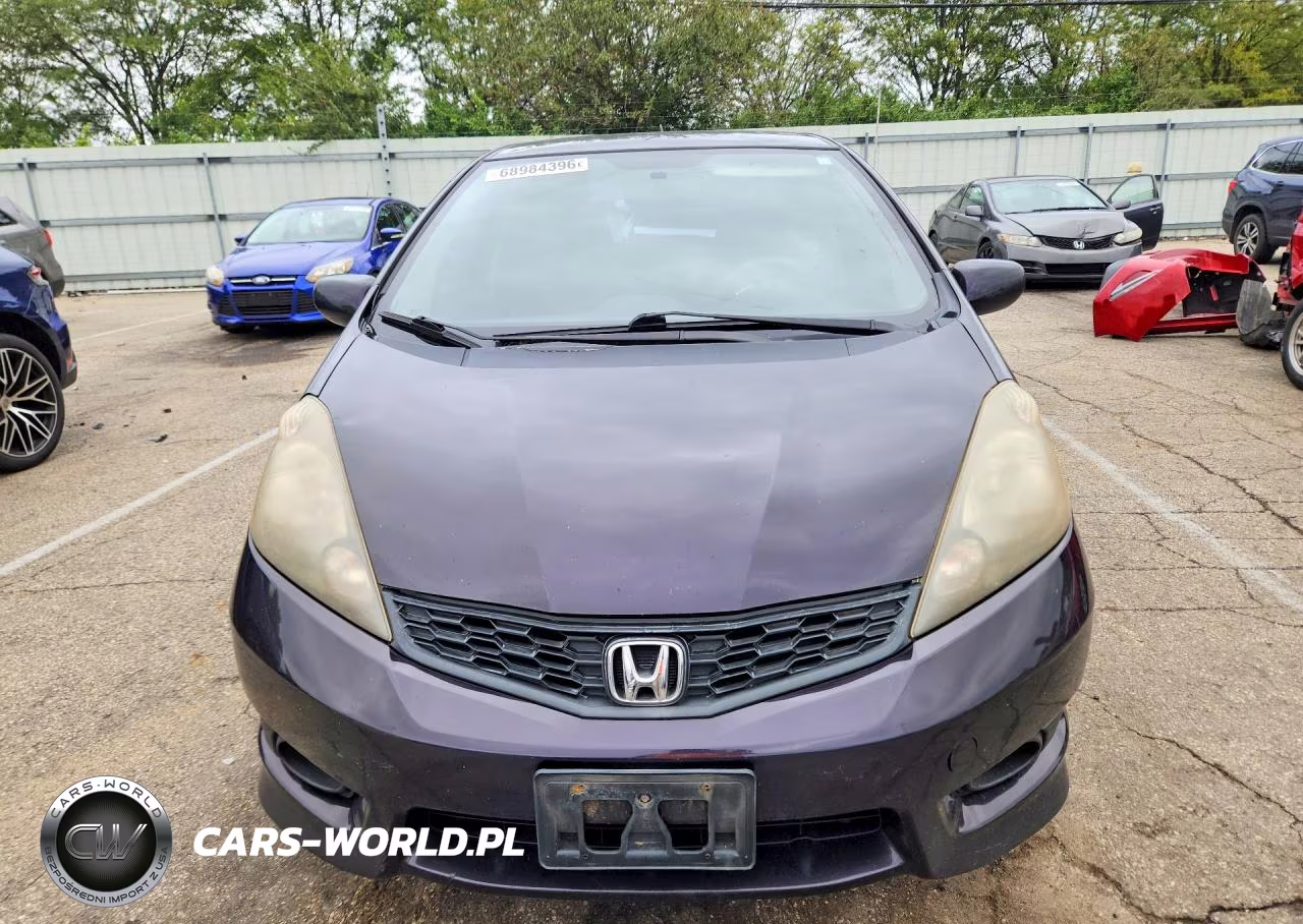 2013 Honda Fit Sport VIN:JHMGE8H51DC023658 - 5