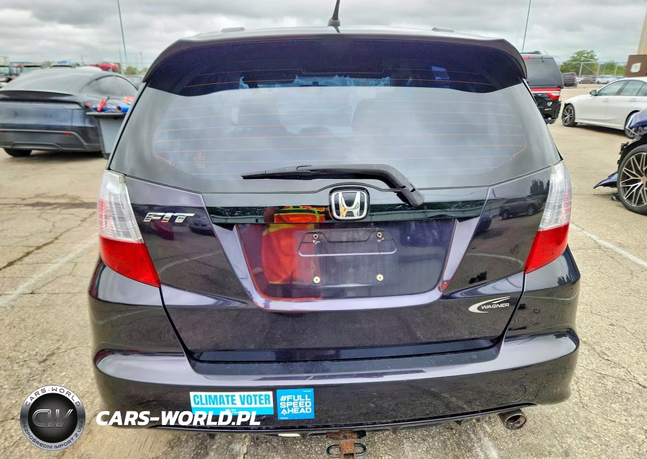 2013 Honda Fit Sport VIN:JHMGE8H51DC023658 - 6