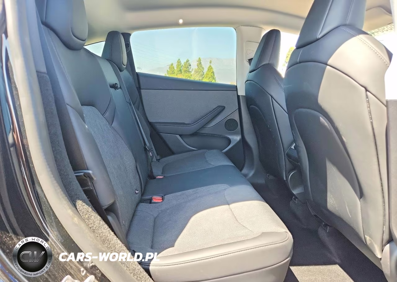 2026 Tesla Model Y VIN:7SAYGDED0TA604817 - 10