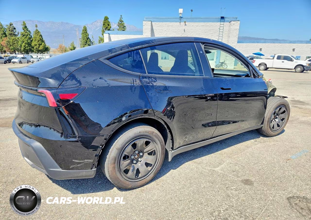 2026 Tesla Model Y VIN:7SAYGDED0TA604817 - 3