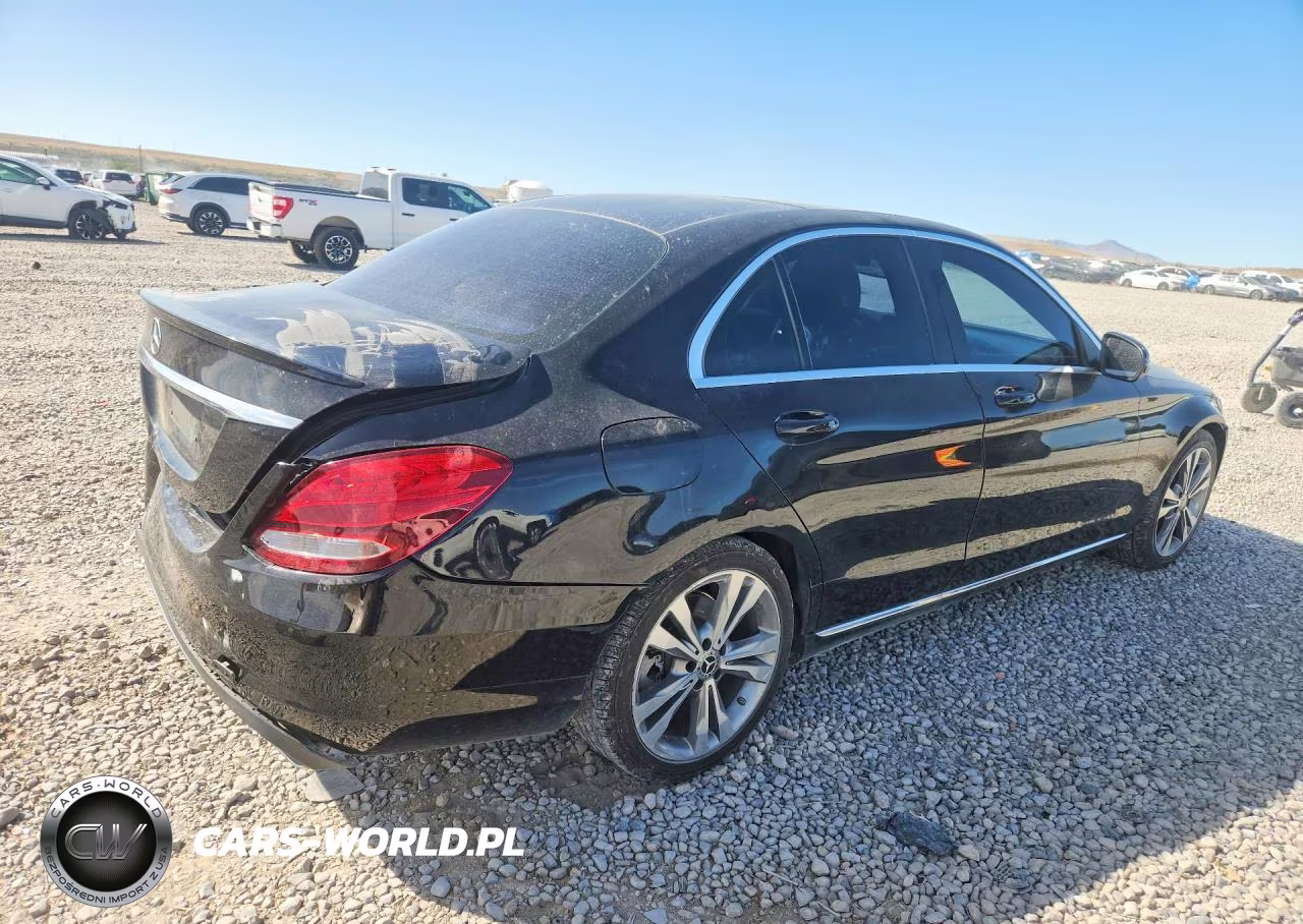 2017 Mercedes-Benz C 300 VIN:55SWF4JB1HU213891 - 3