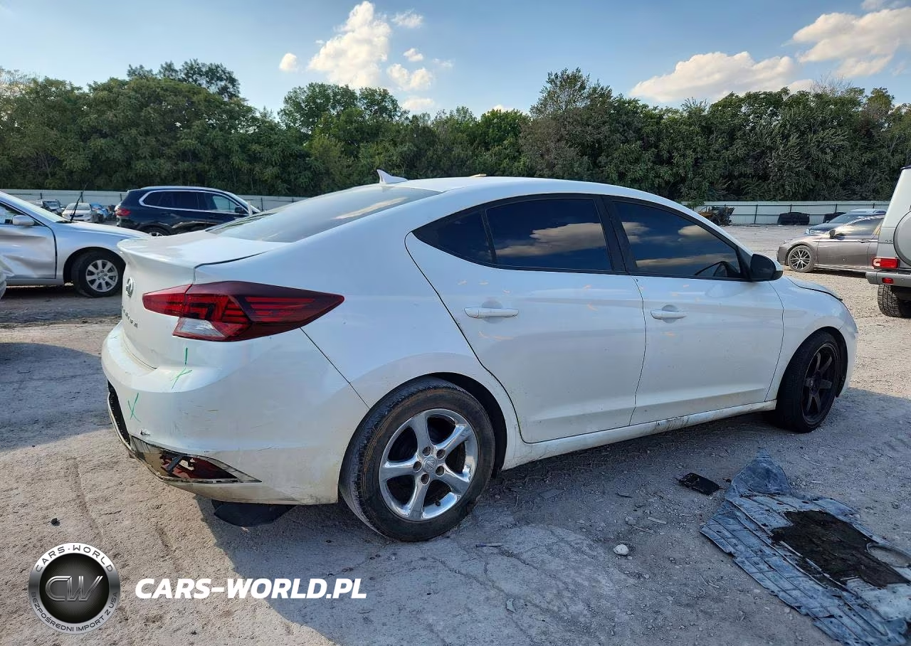 2019 Hyundai Elantra Se VIN:5NPD74LFXKH425672 - 3