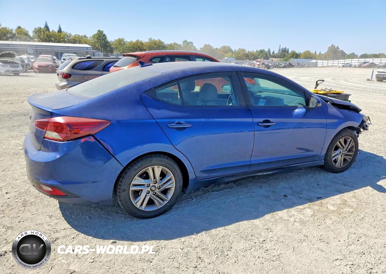 2019 Hyundai Elantra Sel VIN:5NPD84LF3KH448613 - 3