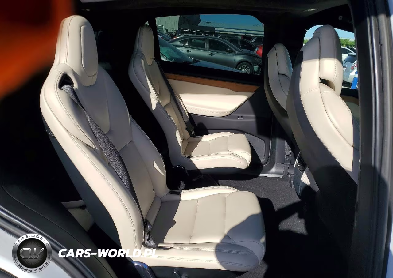 2019 Tesla Model X VIN:5YJXCBE24KF193172 - 11