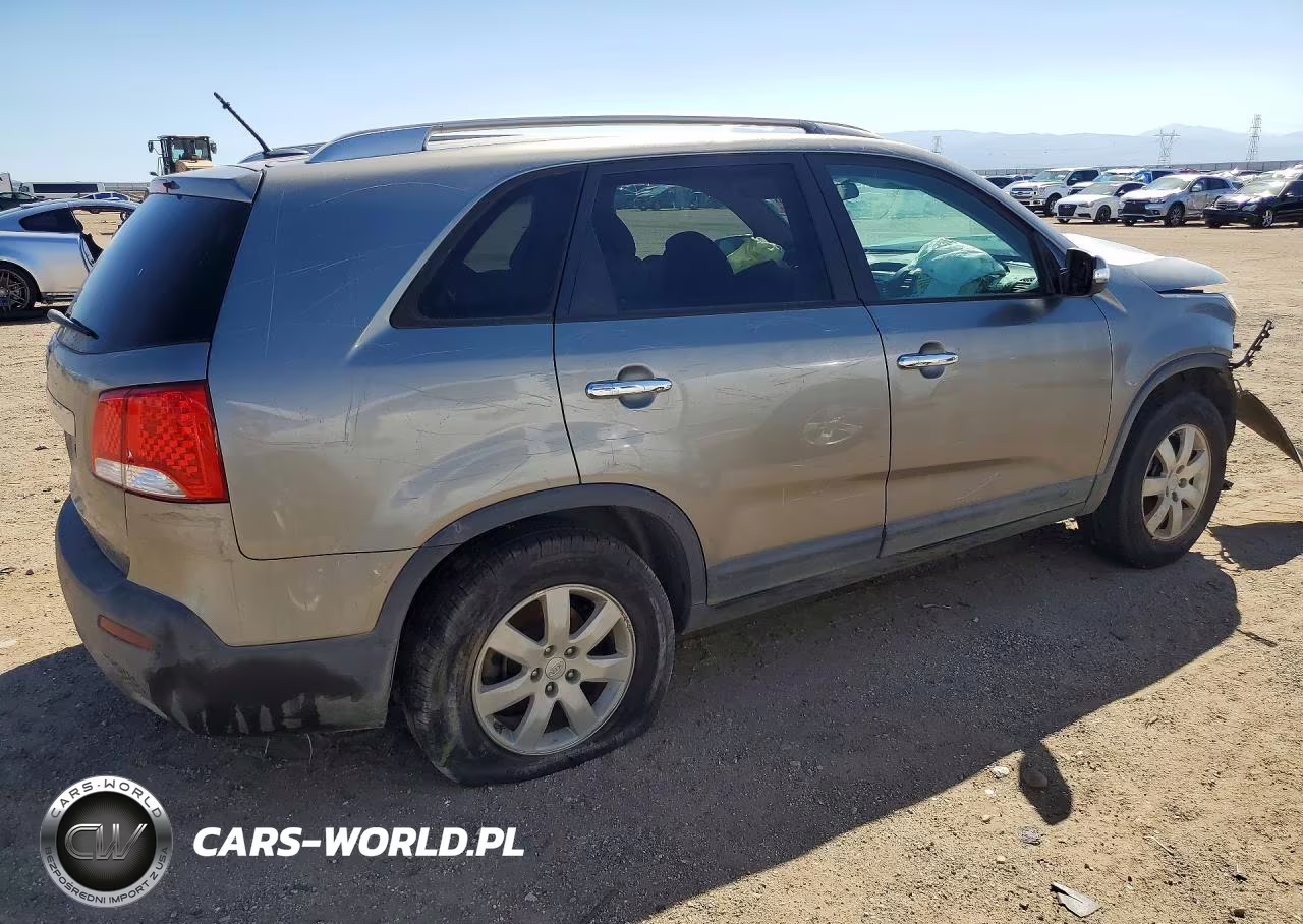 2011 Kia Sorento Lx VIN:5XYKT4A25BG116833 - 3