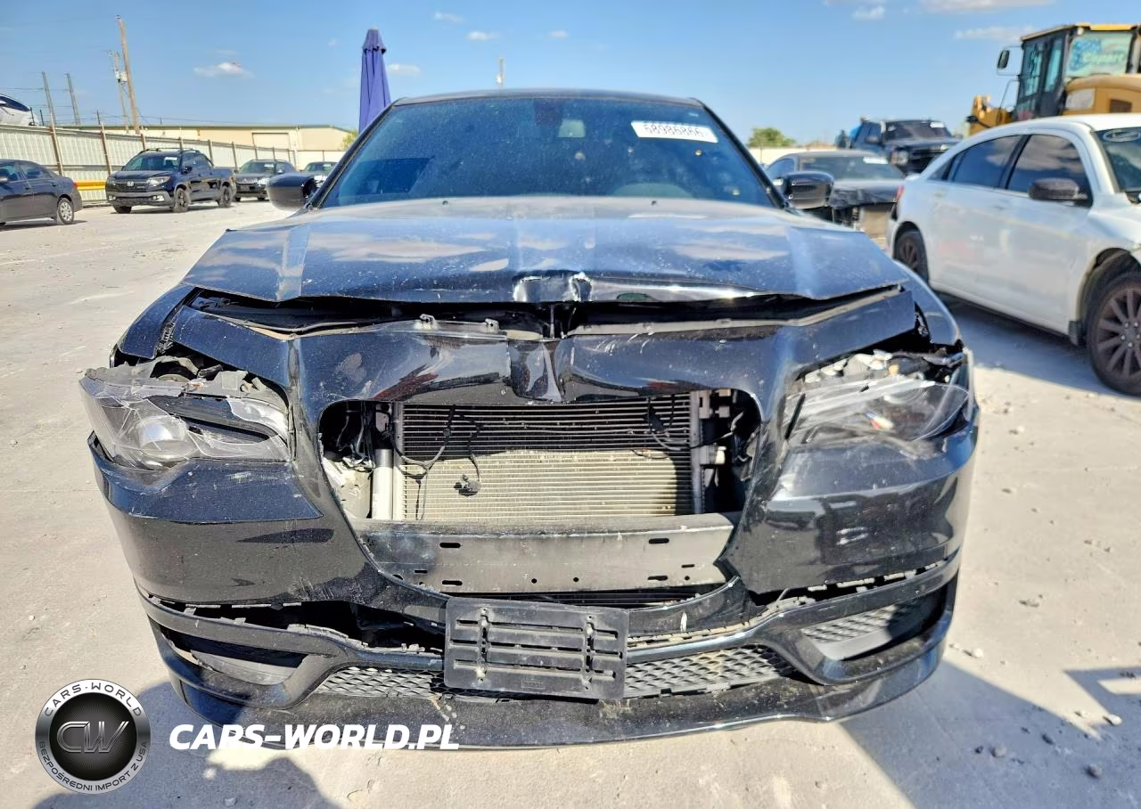 2022 Chrysler 300 Touring VIN:2C3CCAAG8NH214456 - 5