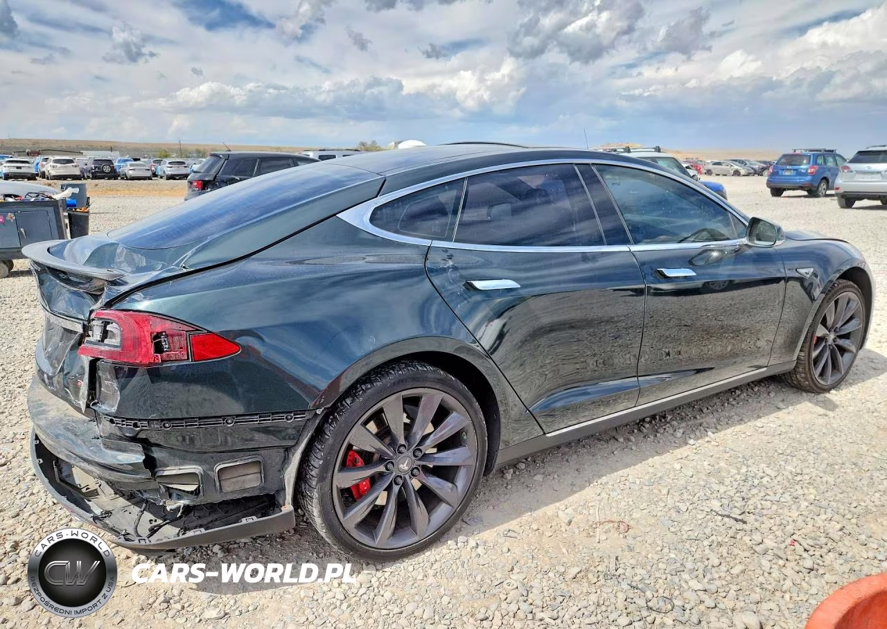 2014 Tesla Model S VIN:5YJSA1H12EFP47925 - 3