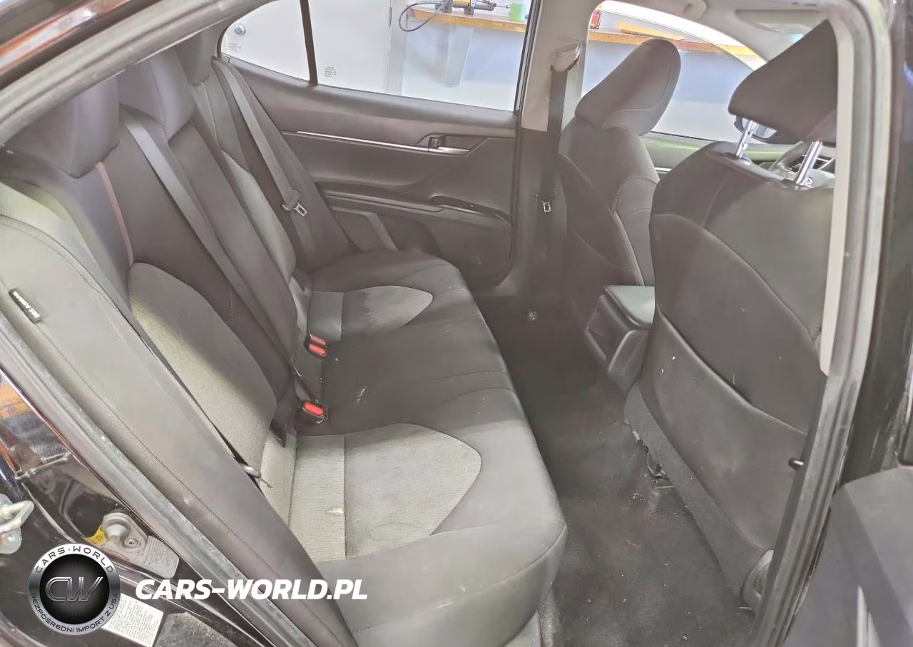 2019 Toyota Camry Le VIN:4T1B11HK5KU241030 - 10