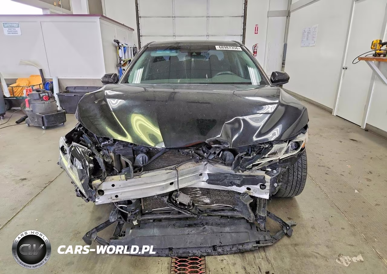 2019 Toyota Camry Le VIN:4T1B11HK5KU241030 - 5