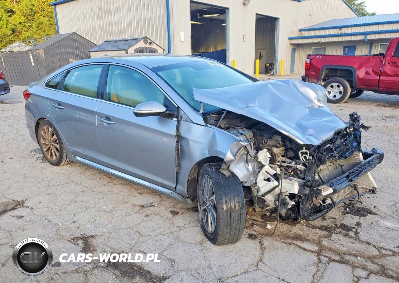 2017 Hyundai Sonata Sport VIN:5NPE34AF6HH553967 - 4