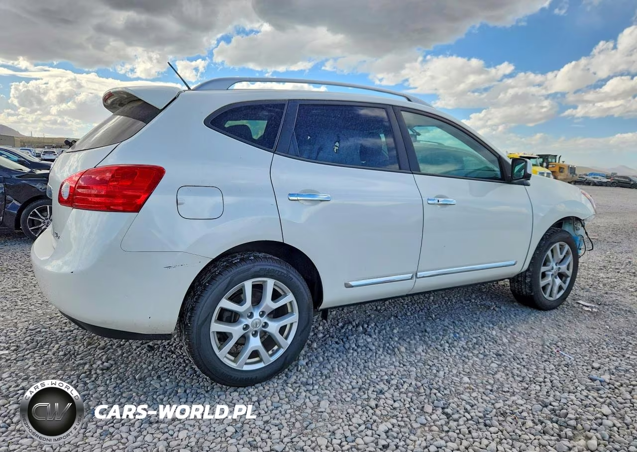 2012 Nissan Rogue S VIN:JN8AS5MV1CW372941 - 3