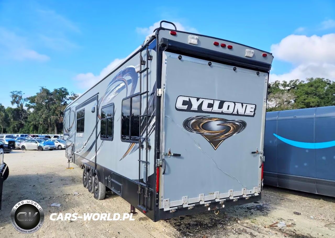 2014 Heartland Big Horn Cyclone 4000 VIN:5SFCG4337EE281047 - 3