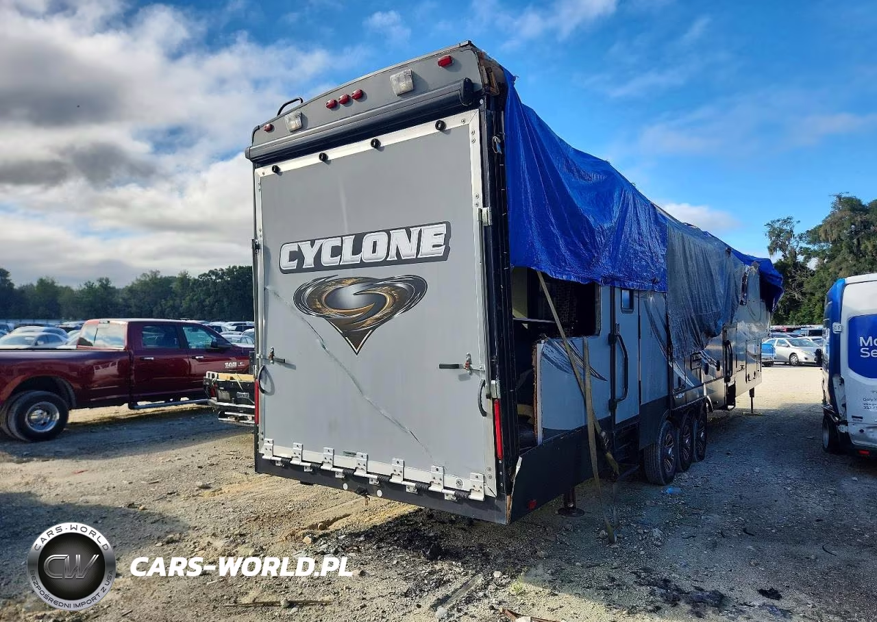 2014 Heartland Big Horn Cyclone 4000 VIN:5SFCG4337EE281047 - 4