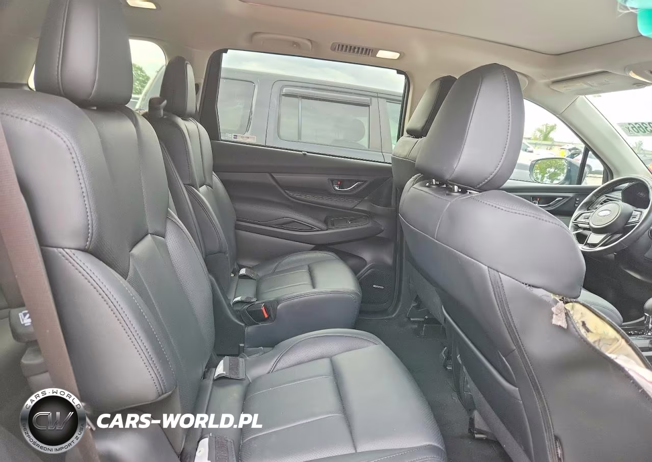 2025 Subaru Ascent Onyx Touring VIN:4S4WMAWD5S3404018 - 11