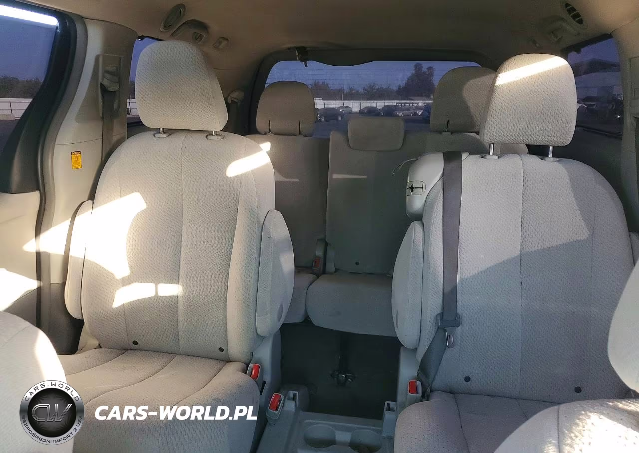 2012 Toyota Sienna Le VIN:5TDKK3DC0CS194166 - 10
