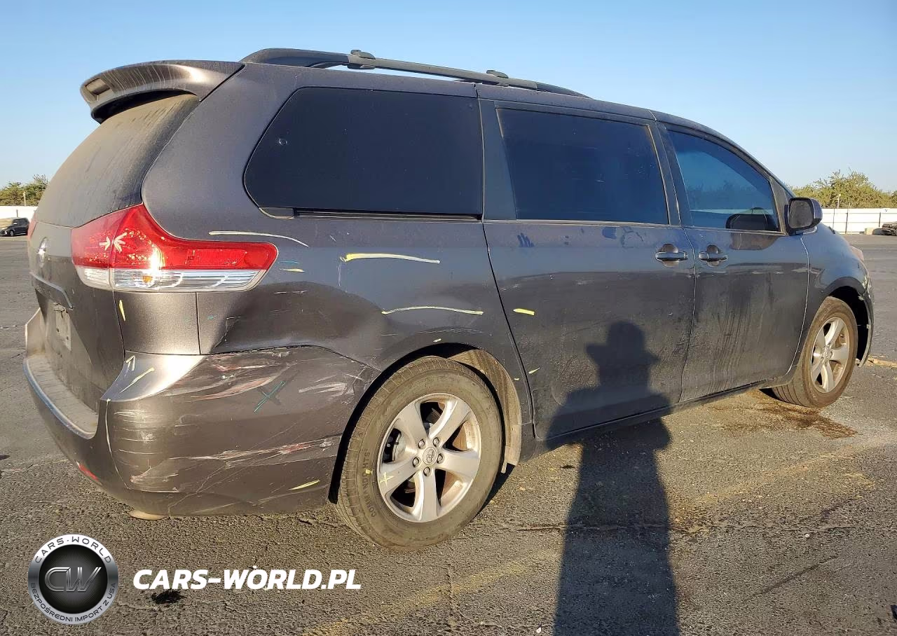 2012 Toyota Sienna Le VIN:5TDKK3DC0CS194166 - 3