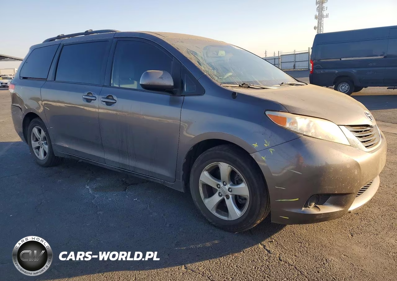 2012 Toyota Sienna Le VIN:5TDKK3DC0CS194166 - 4