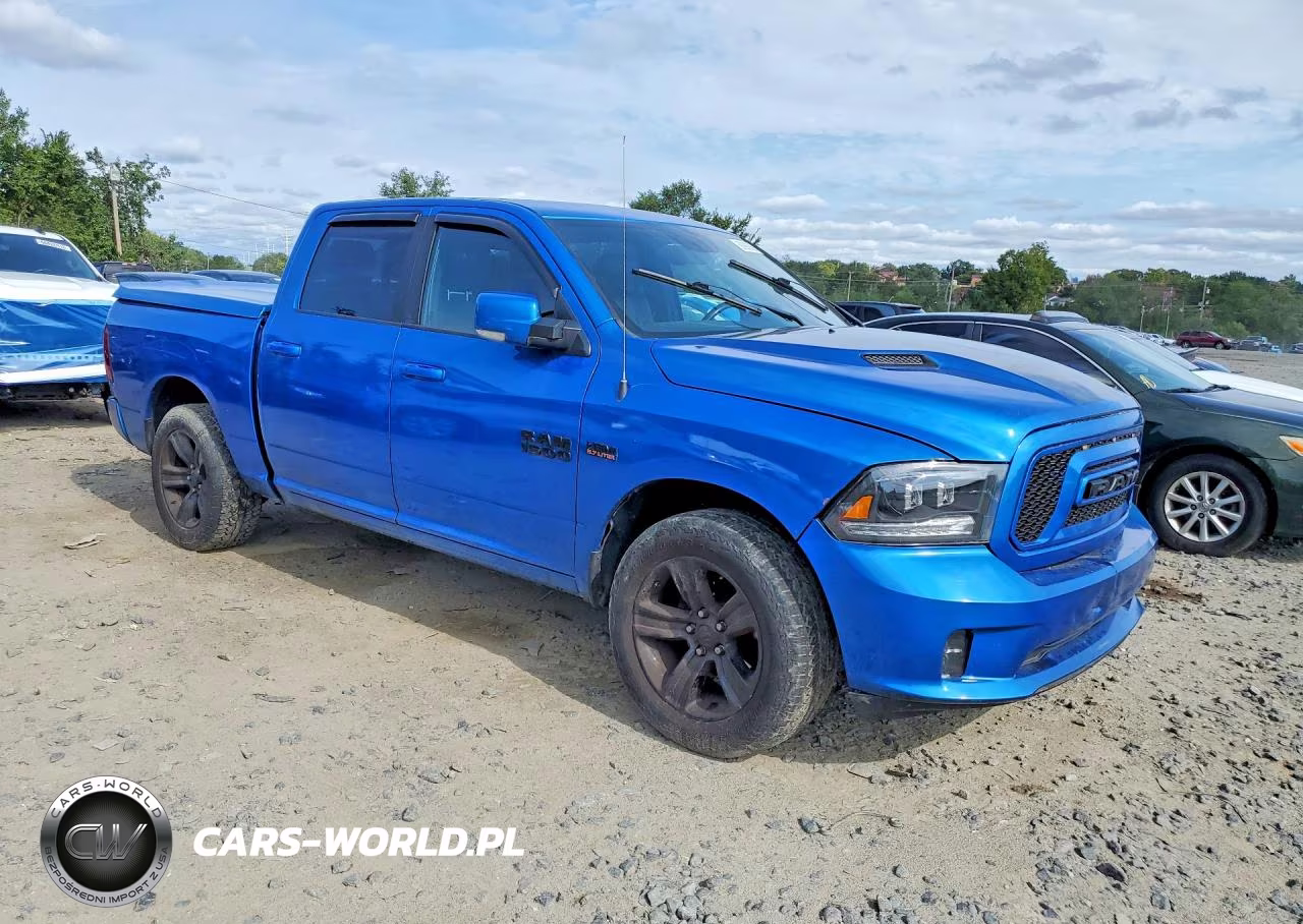 2018 Ram 1500 Sport VIN:1C6RR7MT6JS220492 - 4